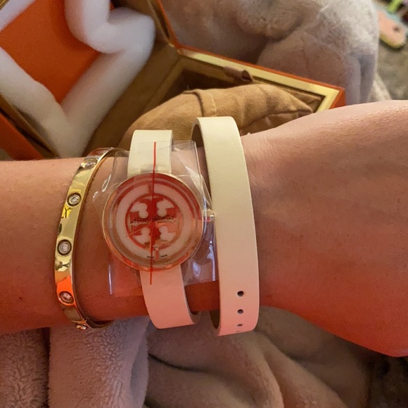 Wrap Around Cream Tory Burch Watch with Original Box and Tag - Picture 5 of 8